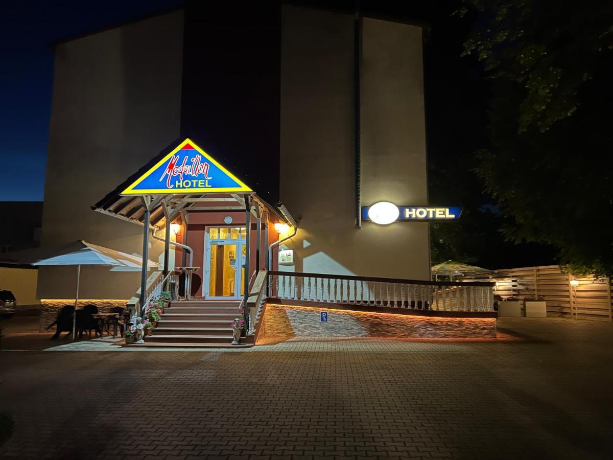Hotel Medaillon Magdeburg Kültér fotó